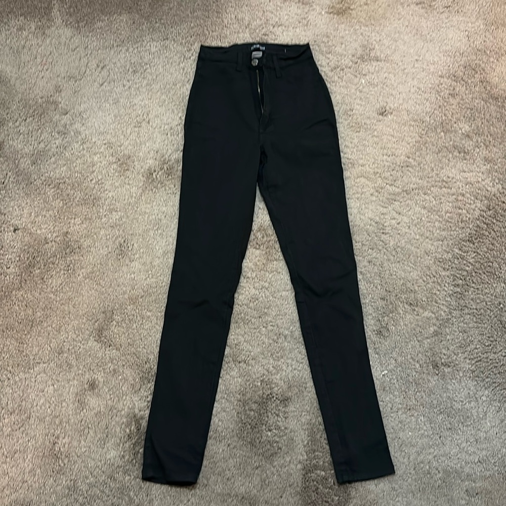 🎬 Black Skinny Jeans 🎬